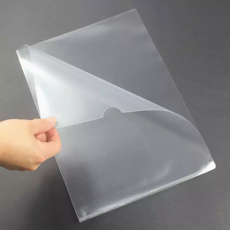 CARPETA PLASTICA L A4 - OF. TRANSPARENTE OFERTA             